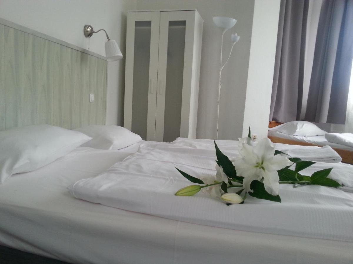 Hotel Komet Дюссельдорф Экстерьер фото