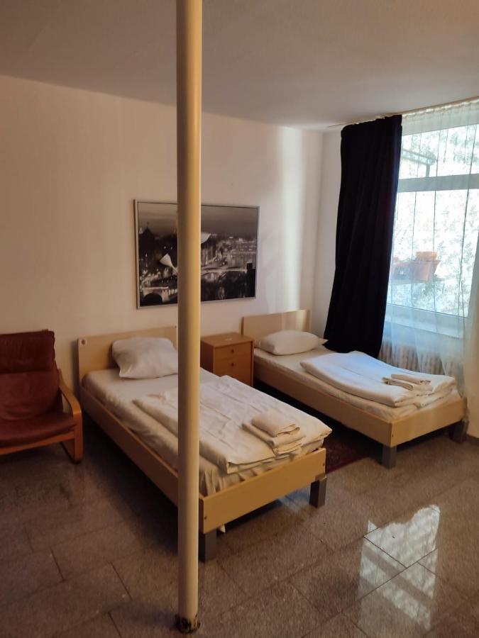 Hotel Komet Дюссельдорф Экстерьер фото