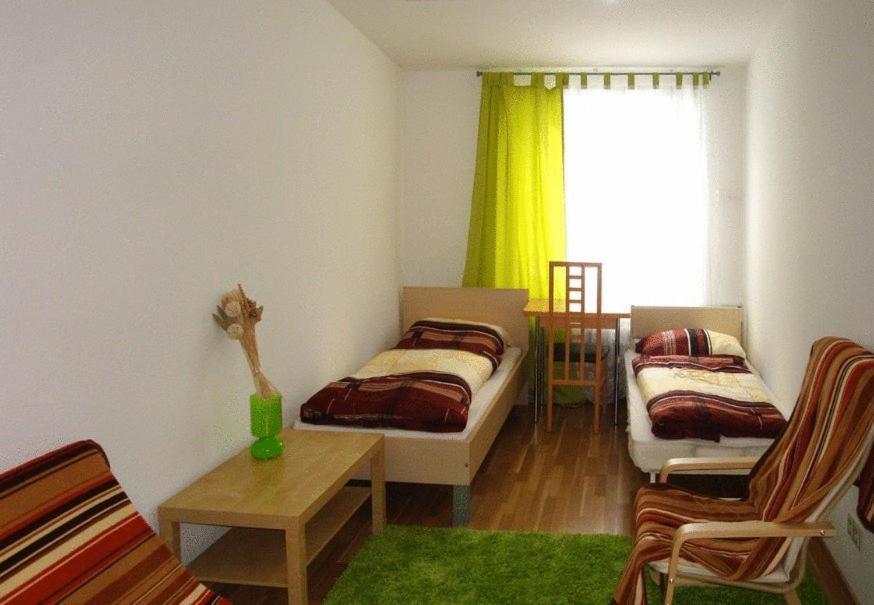 Hotel Komet Дюссельдорф Экстерьер фото